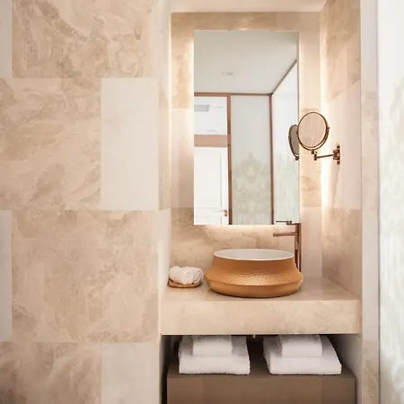 Burdock Istanbul, Autograph Collection 4*