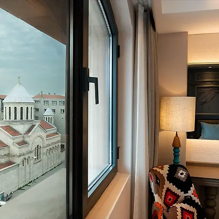 Burdock Istanbul, Autograph Collection 4*
