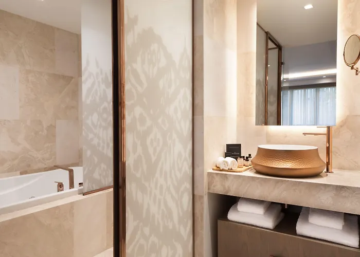 Burdock Istanbul, Autograph Collection ホテル 4*