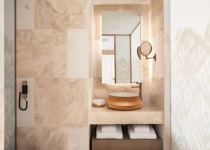 Burdock Istanbul, Autograph Collection 4*