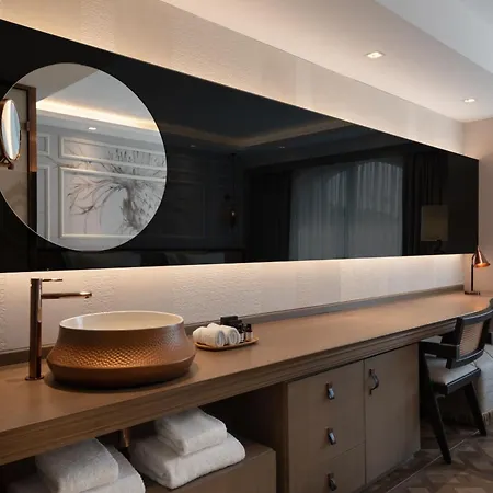 Burdock Istanbul, Autograph Collection 4*